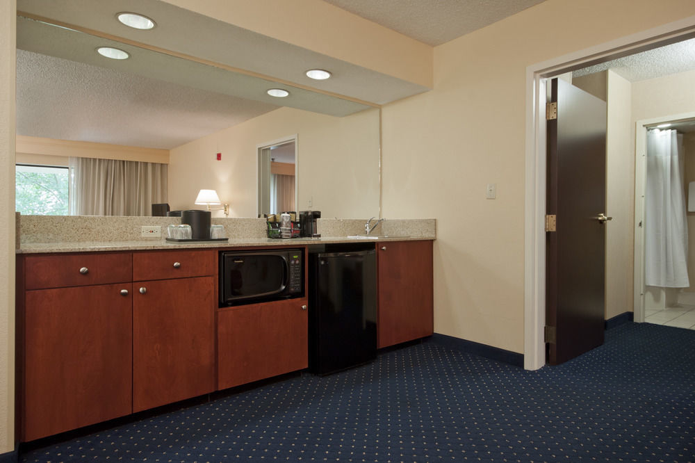 Courtyard Beaumont Ξενοδοχείο Εξωτερικό φωτογραφία