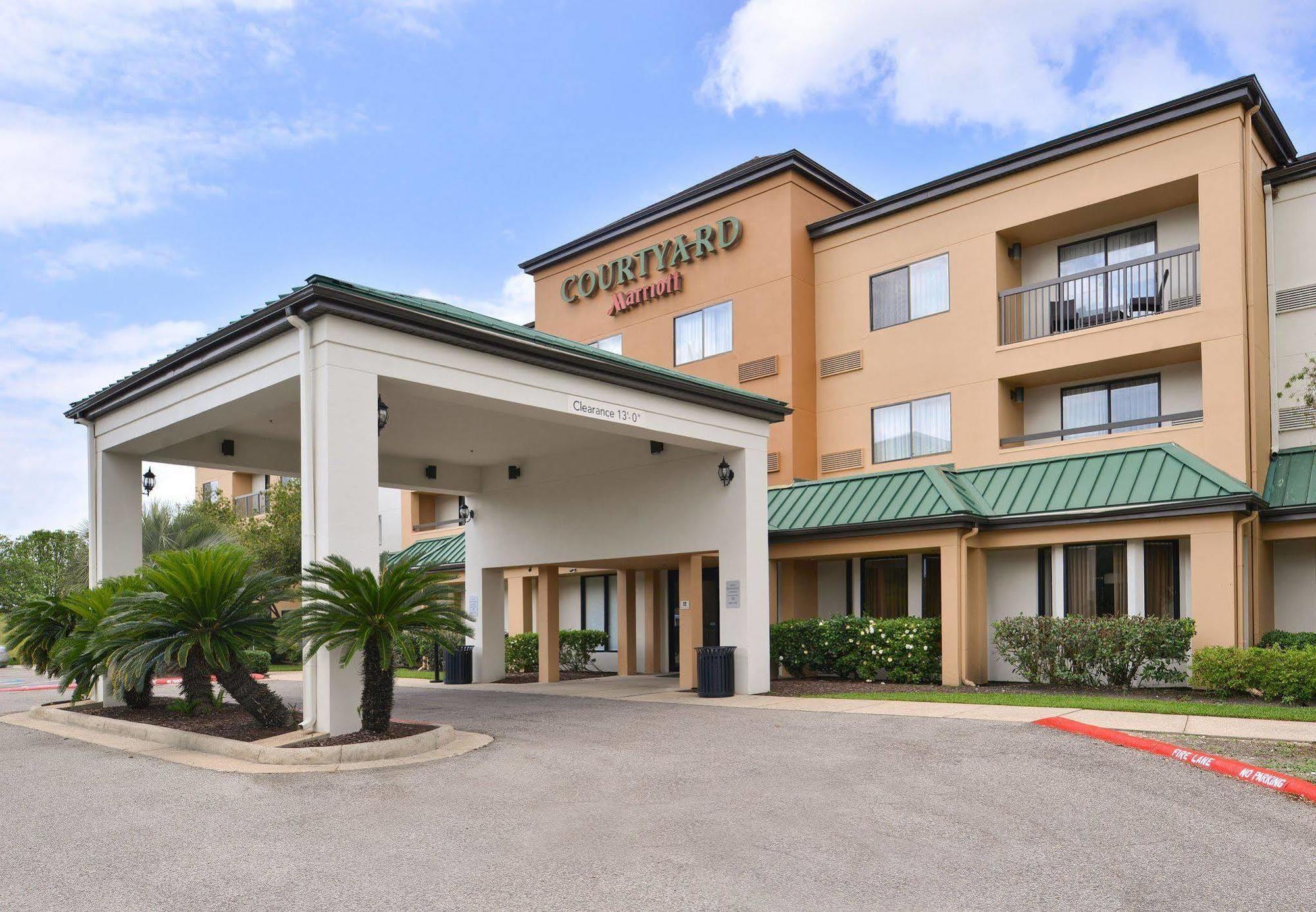 Courtyard Beaumont Ξενοδοχείο Εξωτερικό φωτογραφία
